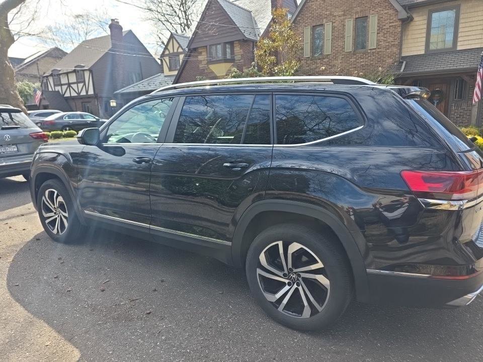 Certified 2023 Volkswagen Atlas SEL image 3