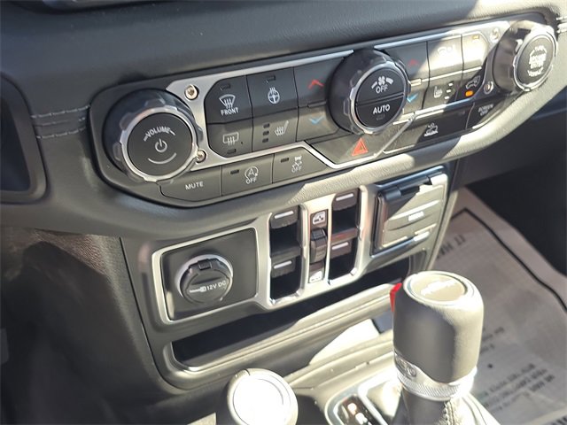 Used 2025 Jeep Gladiator Sport image 22