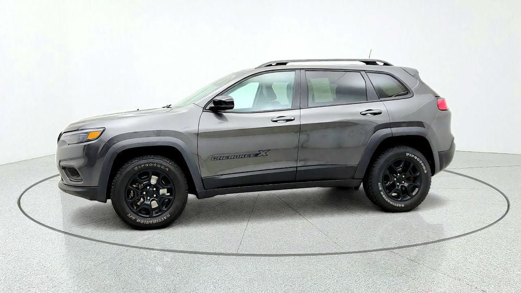 Used 2022 Jeep Cherokee Latitude AWD/4WD image 8