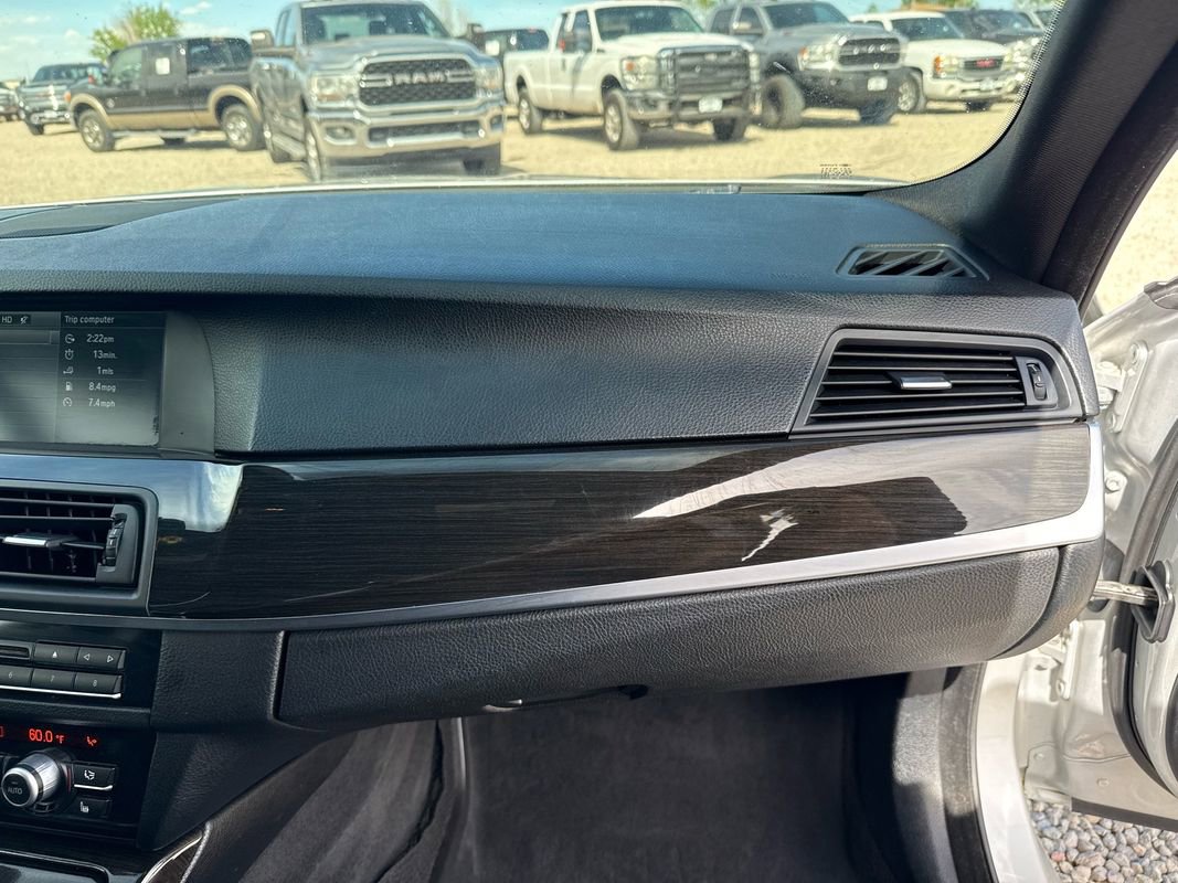 Used 2012 BMW 550i xDrive Sedan image 19