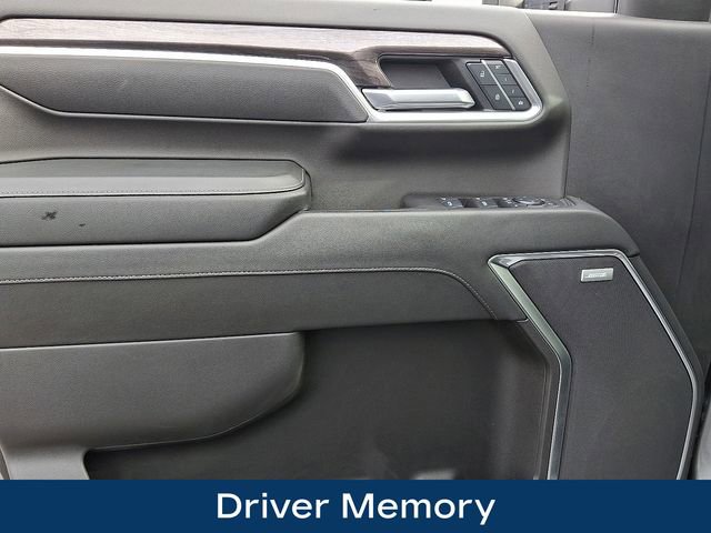 Used 2025 Chevrolet Silverado 2500 LTZ w/ LTZ Convenience Package image 15