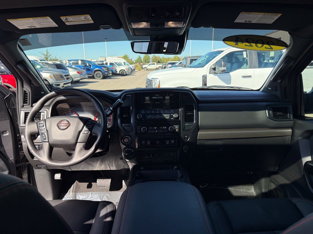 Used 2024 Nissan Titan PRO-4X w/ Pro-4x Convenience Package AWD/4WD image 14