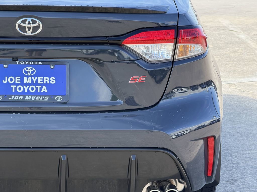 Certified 2026 Toyota Corolla SE w/ SE Package FWD image 9