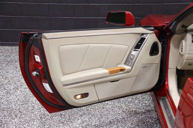 Used 2005 Cadillac XLR RWD image 35