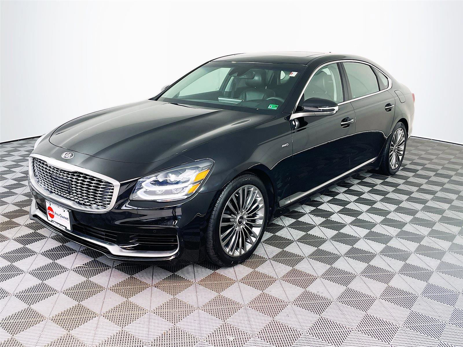 Used 2019 Kia K900 Luxury w/ VIP Package image 3