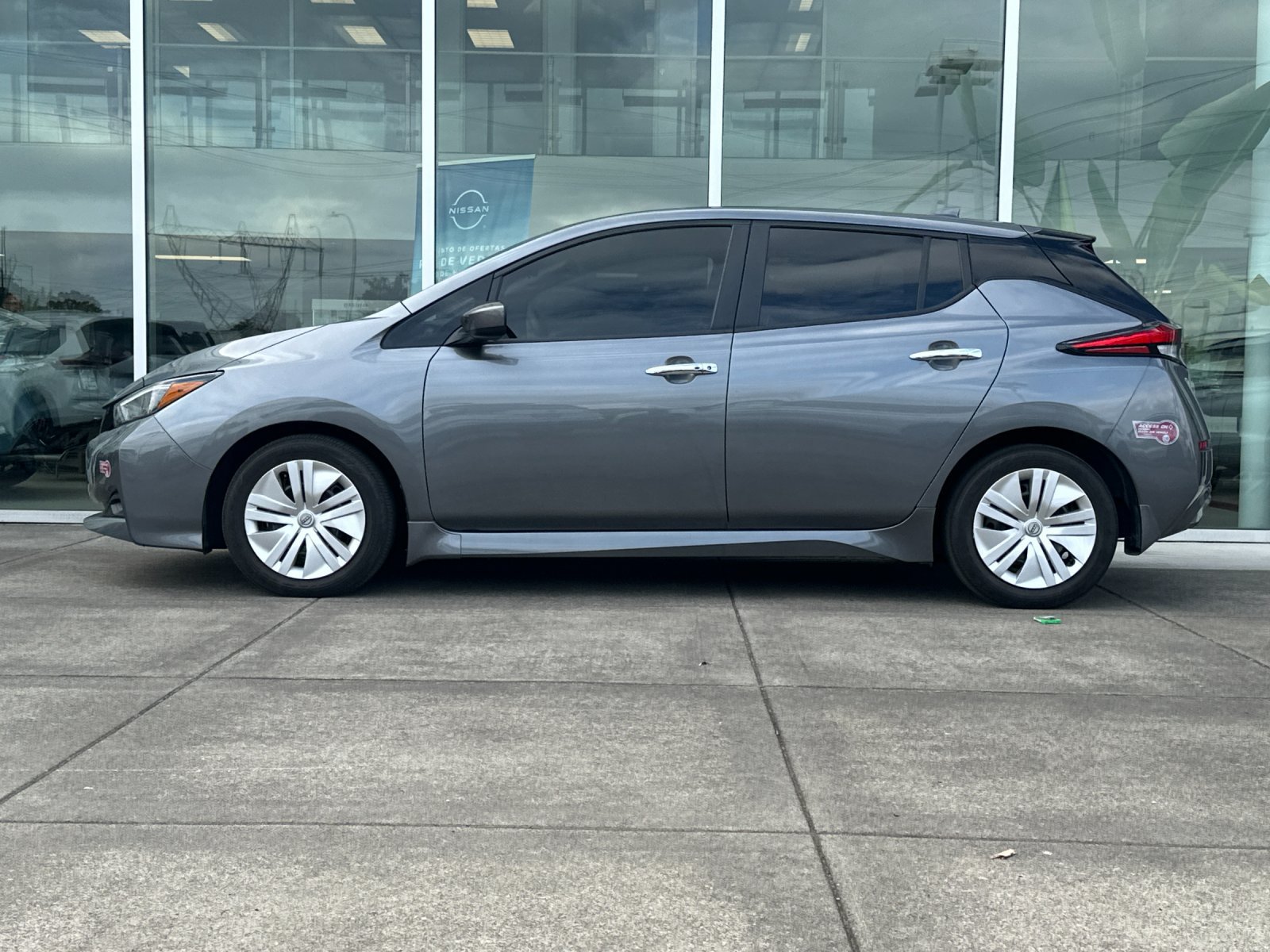 Used 2023 Nissan Leaf S FWD image 7