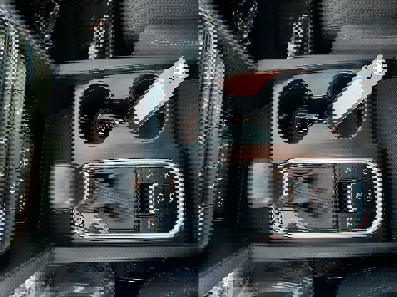 Used 2020 Hyundai Santa Fe SEL w/ Convenience Package image 22