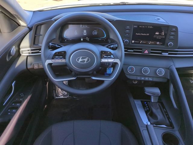 New 2026 Hyundai Elantra SE FWD image 15