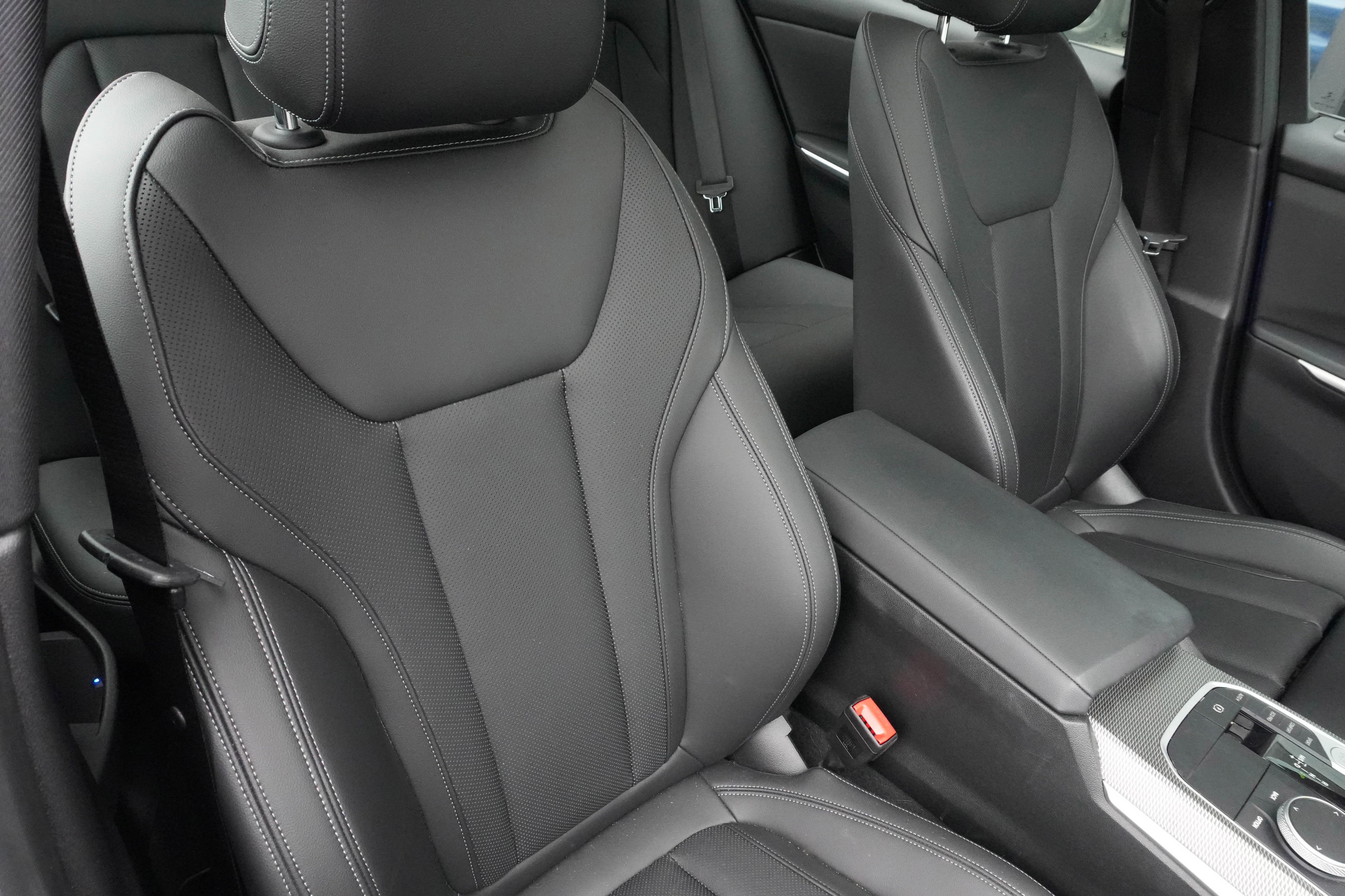 Used 2022 BMW 330i Sedan w/ M Sport Package image 14