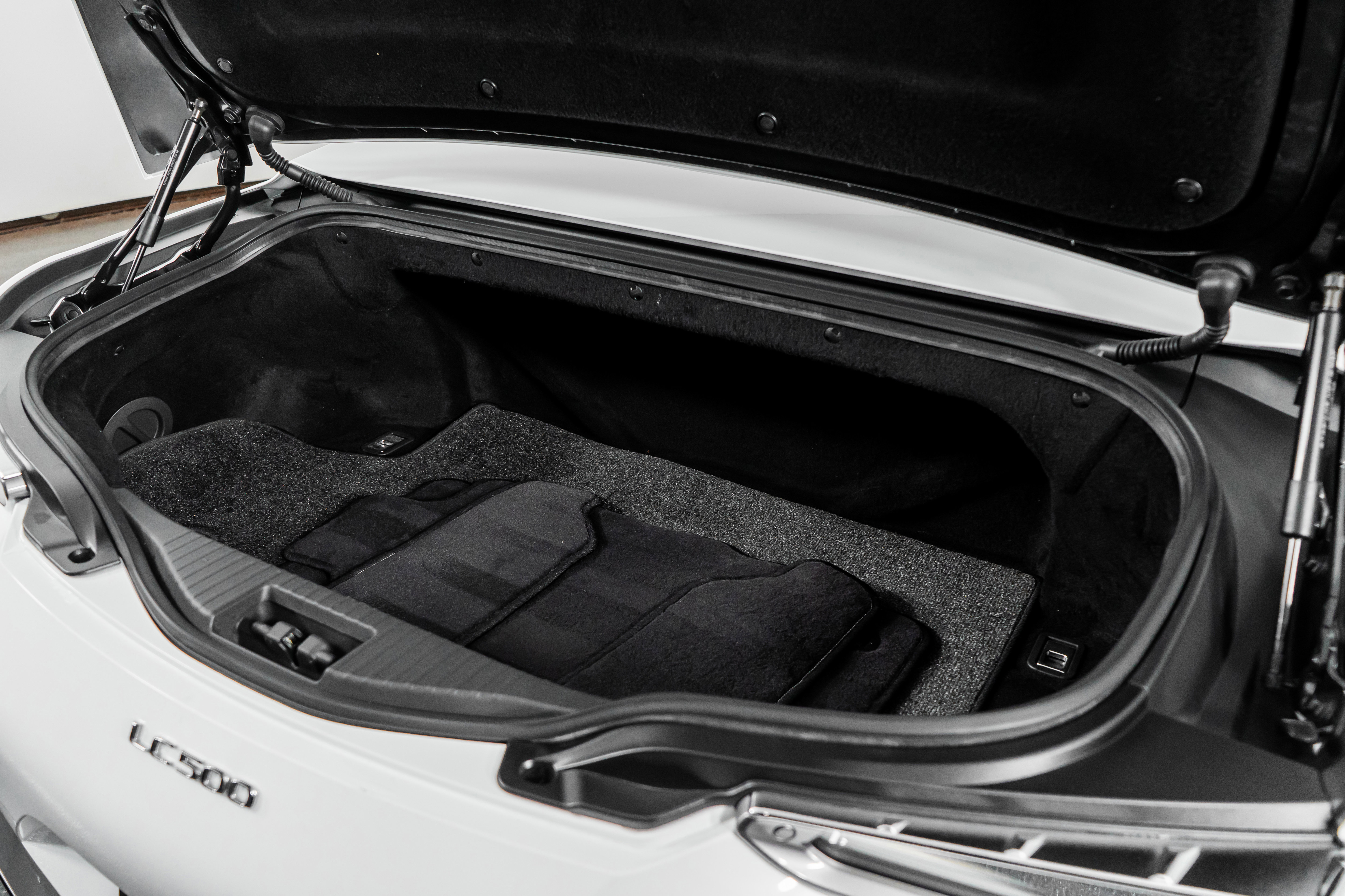 Used 2024 Lexus LC 500 Convertible image 52