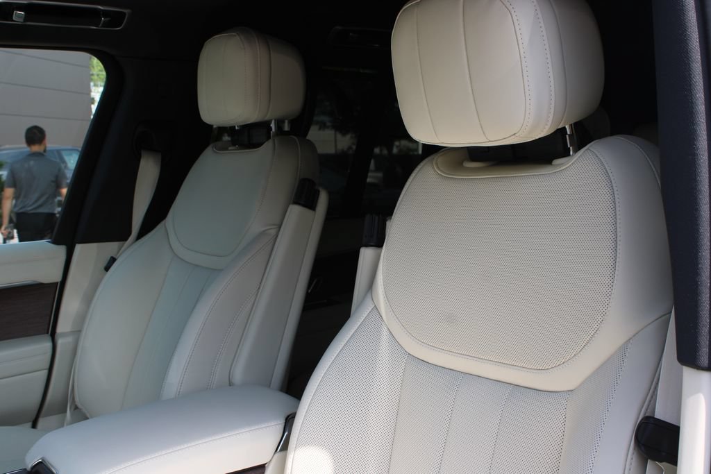 New 2026 Land Rover Range Rover SE AWD/4WD image 6