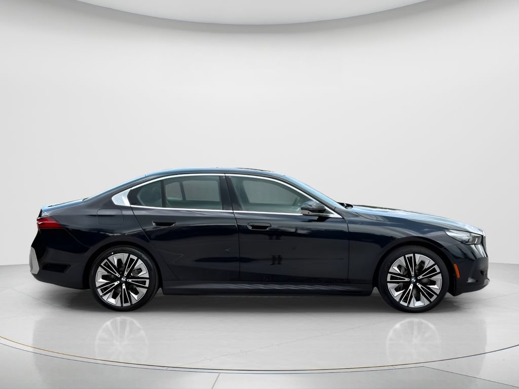 New 2027 BMW i5 eDrive40 w/ Premium Package RWD image 4