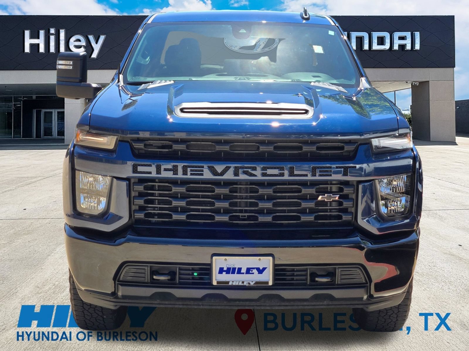 Used 2021 Chevrolet Silverado 2500 Custom w/ Custom Value Package AWD/4WD image 6