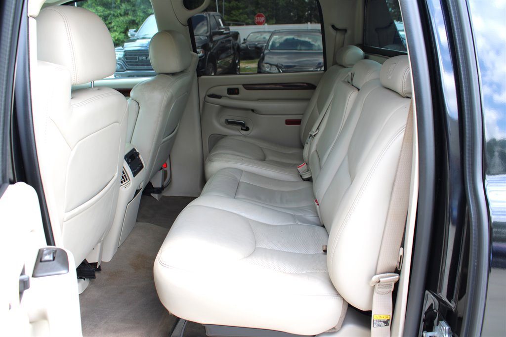 Used 2006 Cadillac Escalade EXT image 29