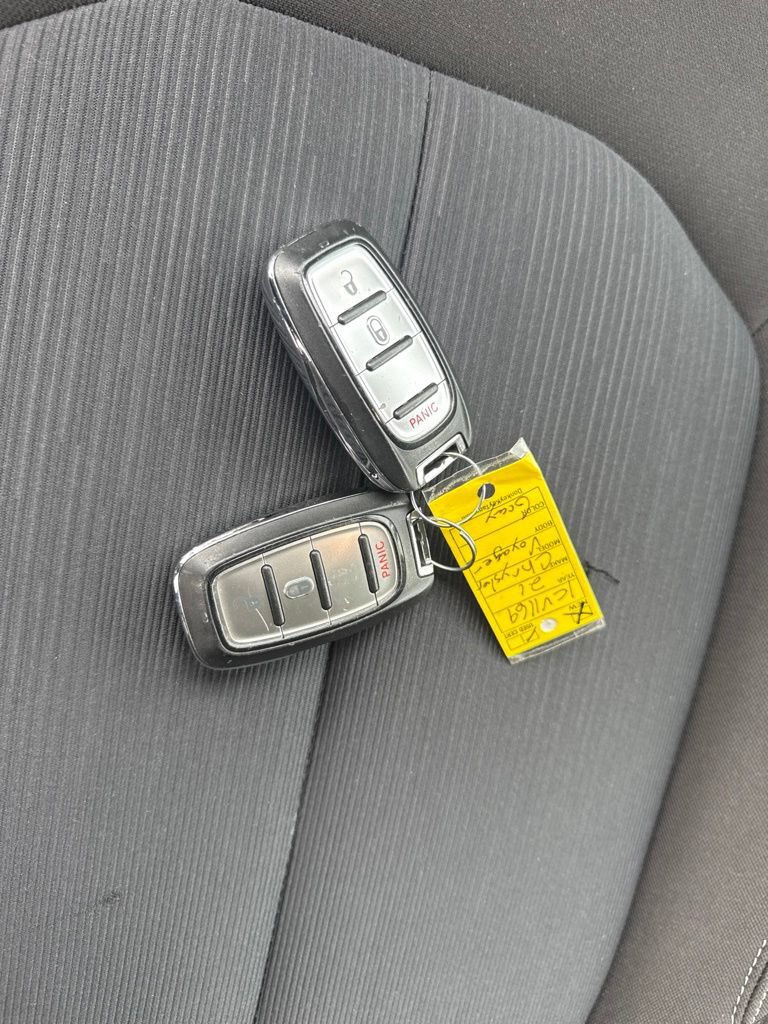 Used 2021 Chrysler Voyager LX FWD image 6