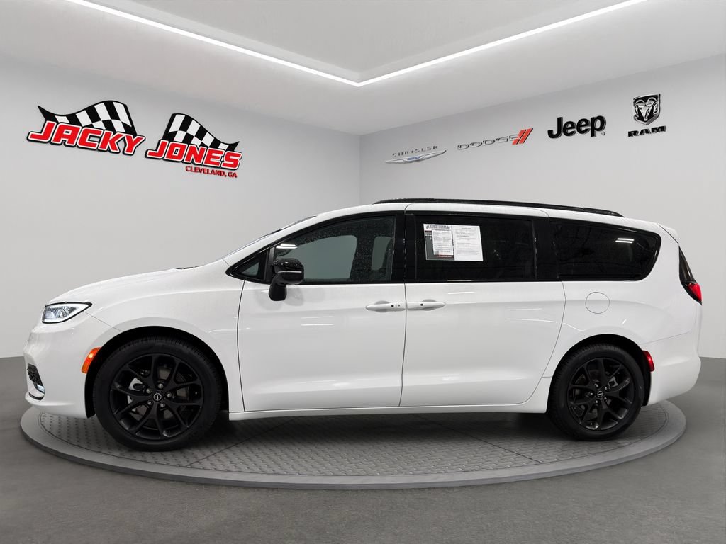 Used 2025 Chrysler Pacifica Limited FWD video 2