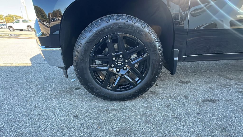 Used 2023 Chevrolet Silverado 1500 LT image 9