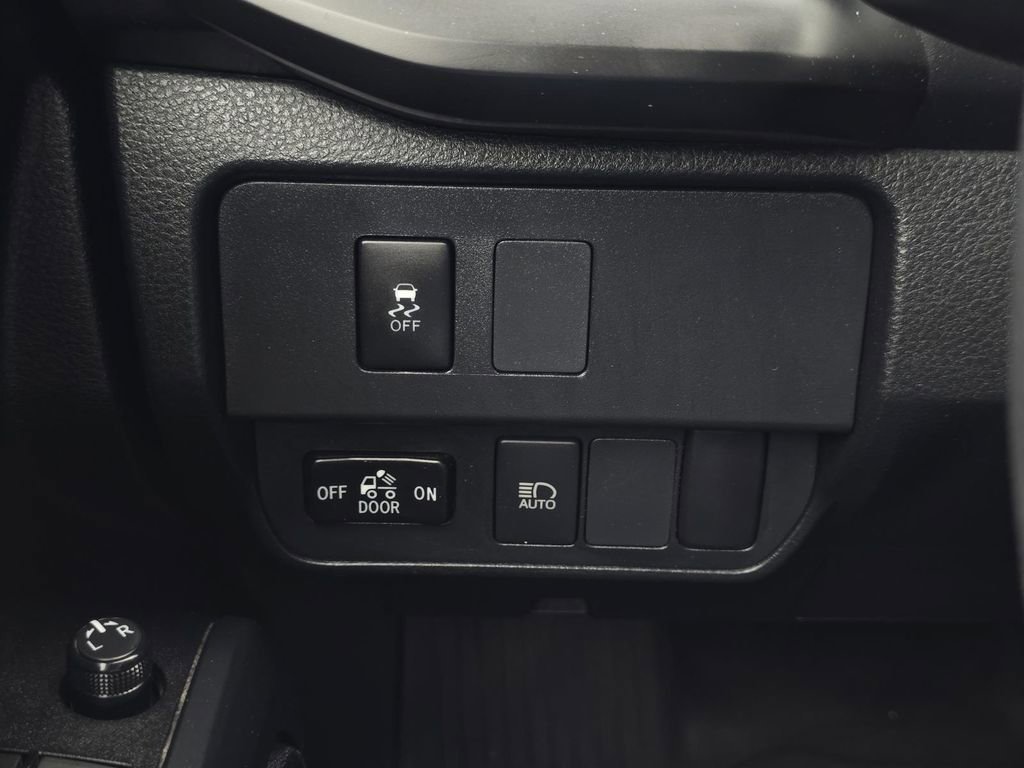 Used 2023 Toyota Tacoma SR AWD/4WD image 18