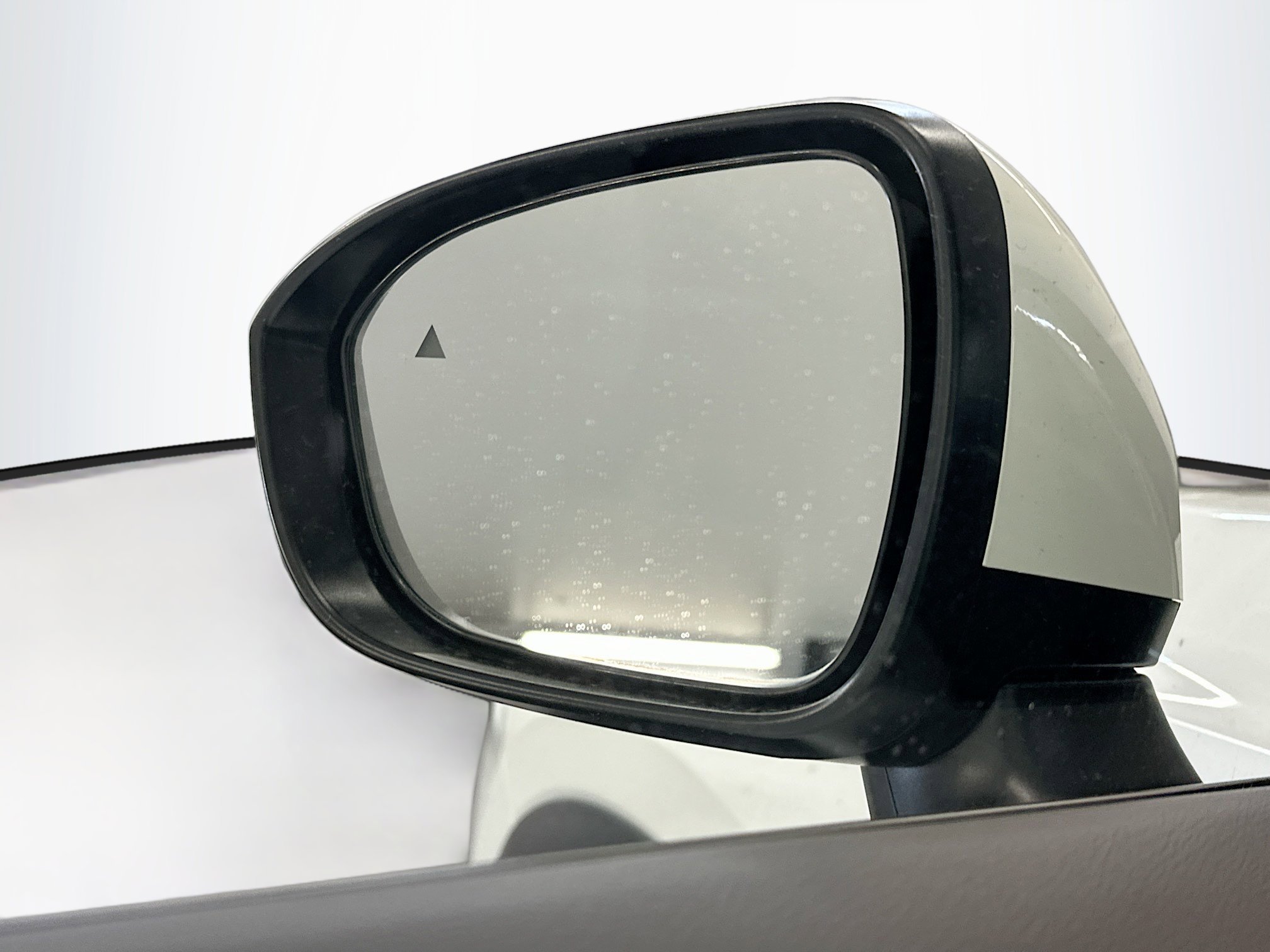 Used 2023 Nissan Rogue SV image 16