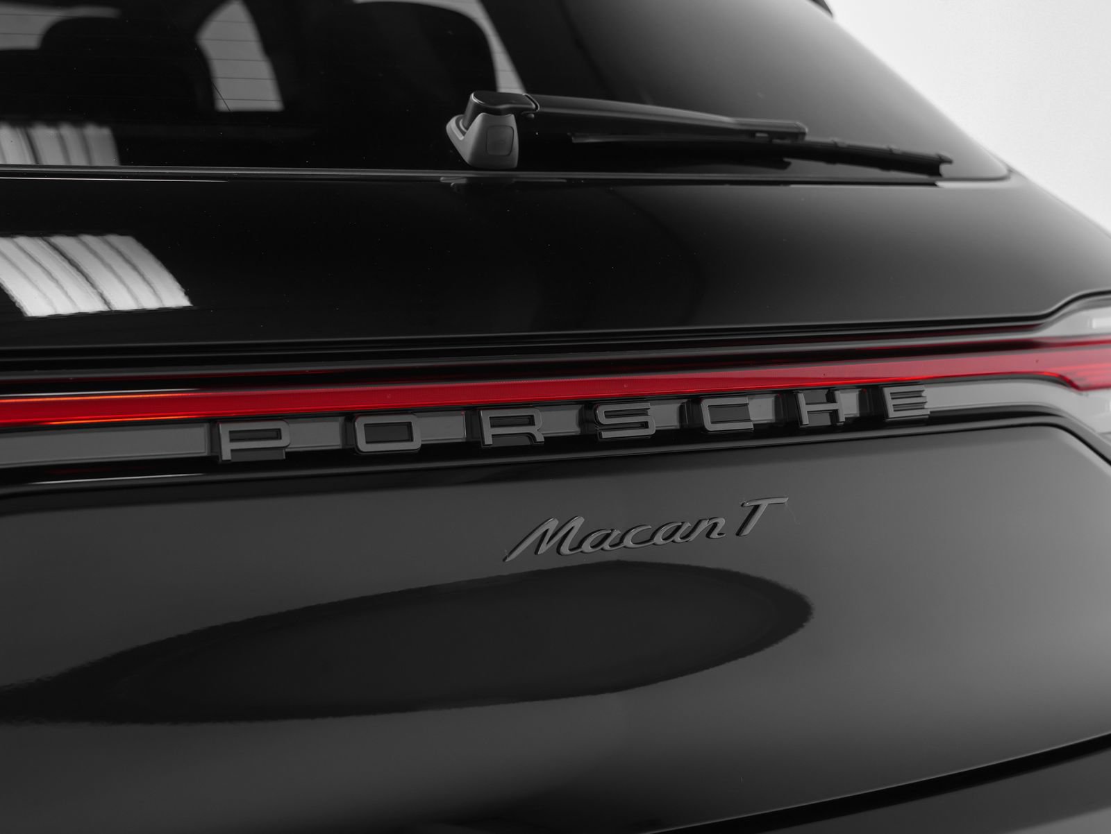 New 2026 Porsche Macan Turbo AWD/4WD image 22