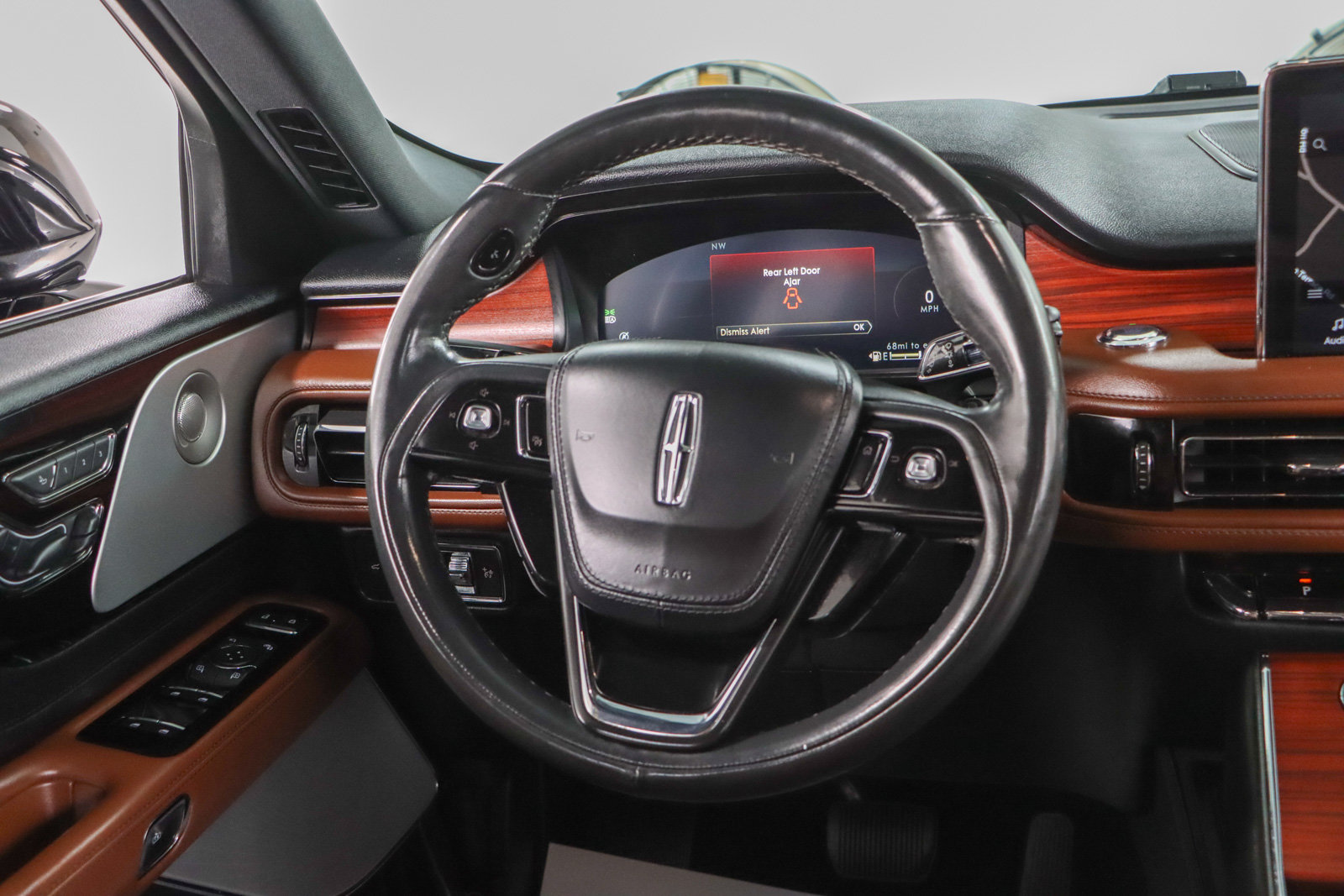 Used 2022 Lincoln Aviator Reserve w/ Equipment Group 201A RWD image 12