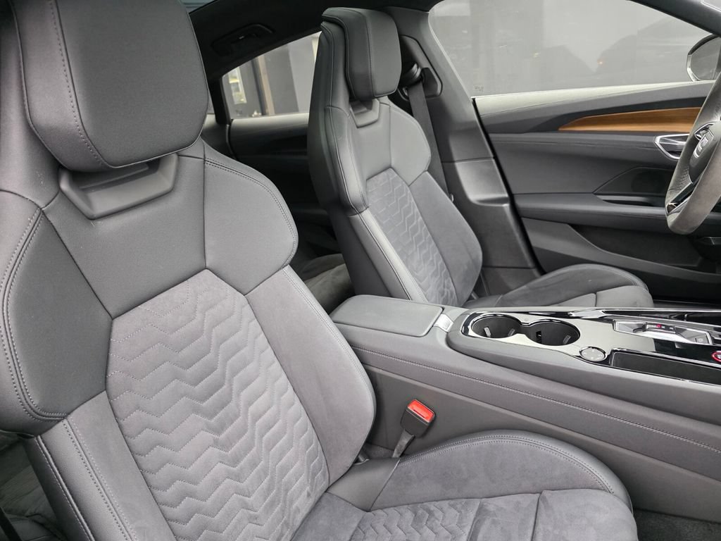 Used 2023 Audi e-tron GT Premium Plus AWD/4WD image 28