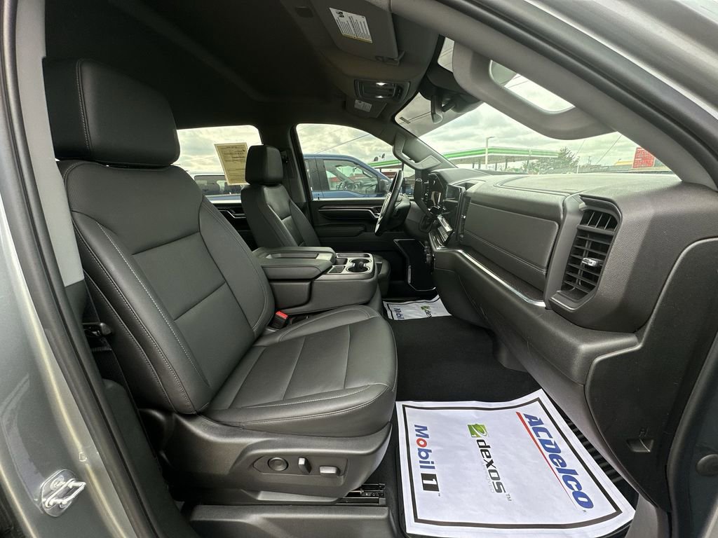 Used 2024 Chevrolet Silverado 2500 LTZ AWD/4WD image 23