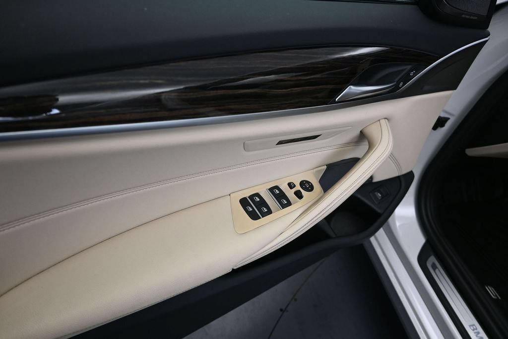 Certified 2023 BMW 530i w/ Premium Package RWD image 25