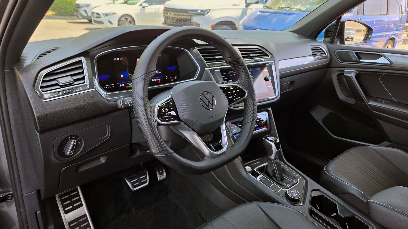 Used 2023 Volkswagen Tiguan SE R-Line AWD/4WD image 23