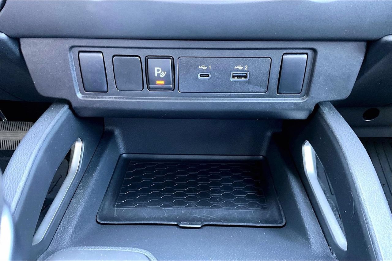 Used 2025 Nissan Frontier SV RWD image 15