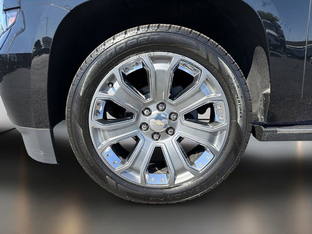 Used 2017 Chevrolet Suburban Premier AWD/4WD image 9