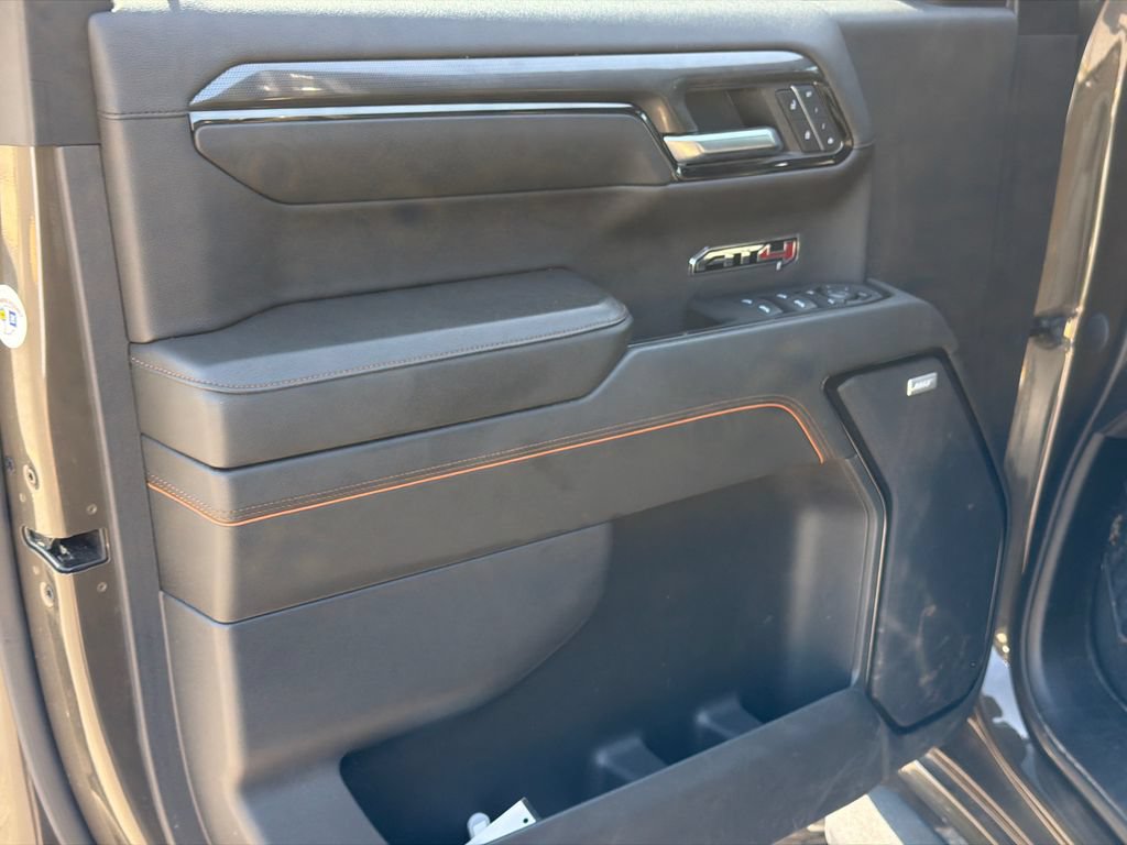 Used 2024 GMC Sierra 1500 AT4 w/ Technology Package AWD/4WD image 10