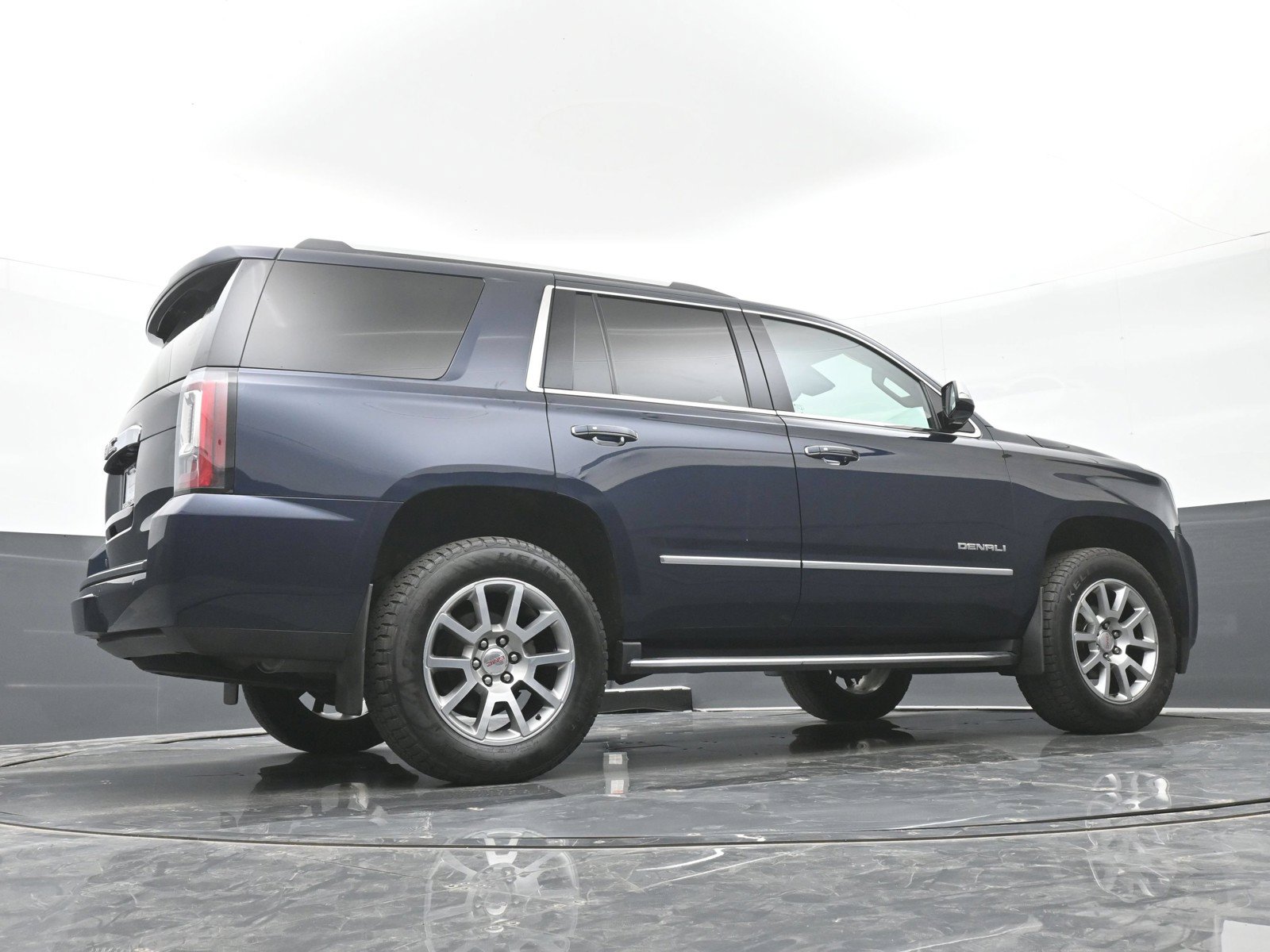 Used 2020 GMC Yukon Denali w/ Open Road Package AWD/4WD image 39