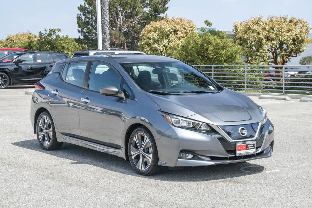 Used 2020 Nissan Leaf SV w/ SV Technology Package FWD video 3