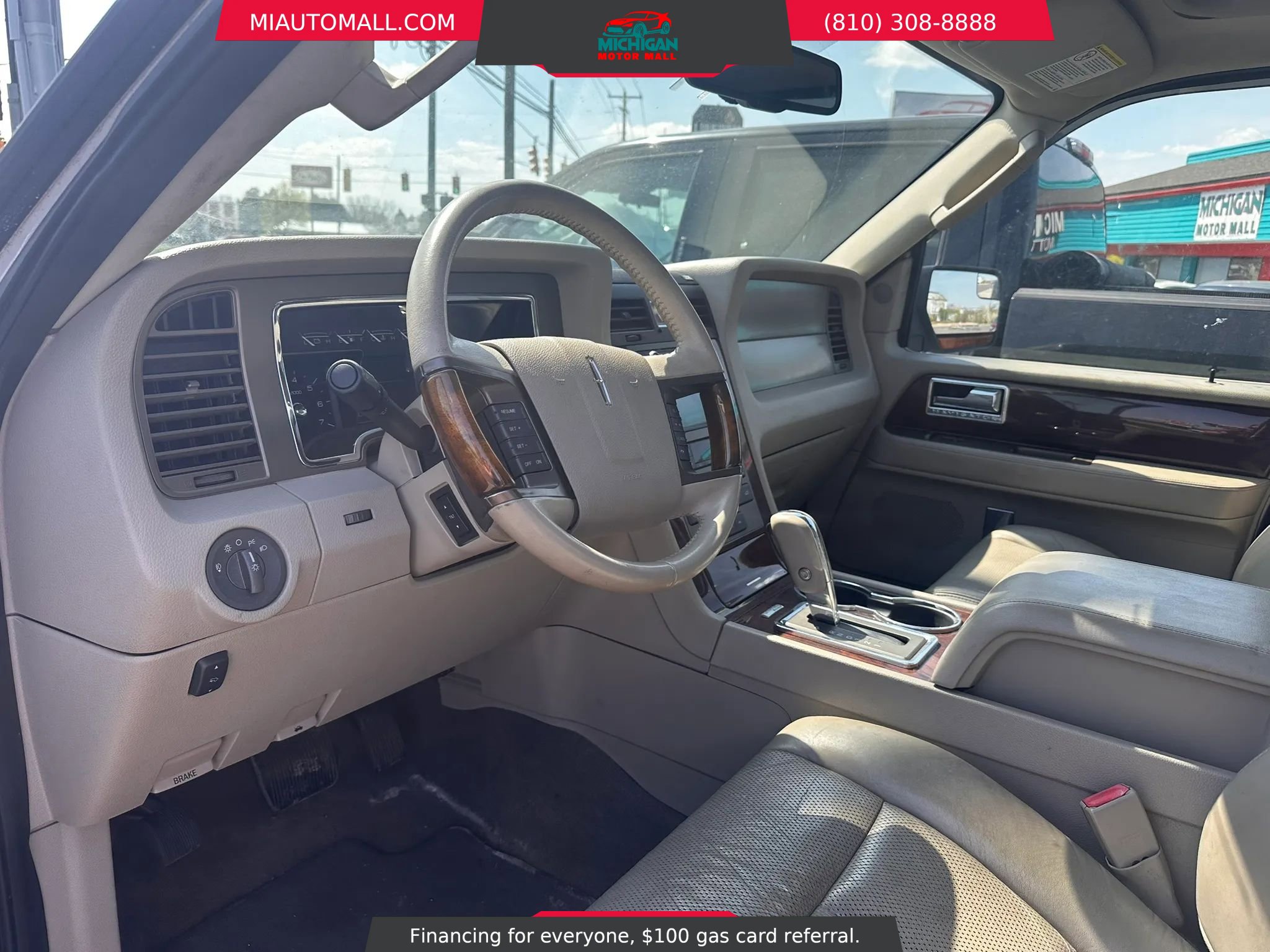 Used 2012 Lincoln Navigator 4WD image 8