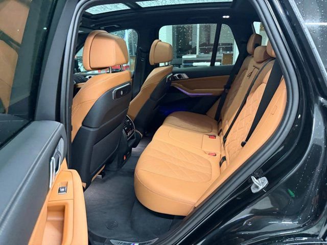 Used 2024 BMW X5 M60i AWD/4WD image 29