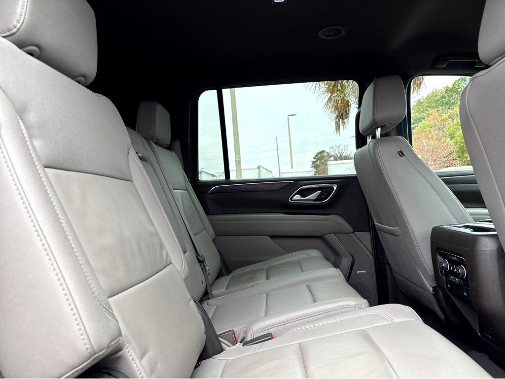 Used 2024 Chevrolet Suburban LT image 14