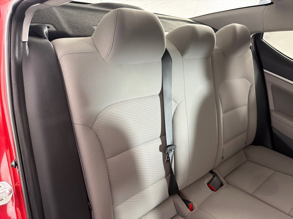 Used 2020 Hyundai Elantra SEL image 19
