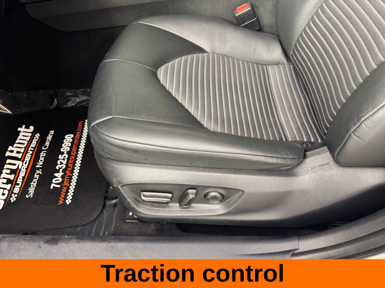 Used 2023 Toyota Camry SE image 12