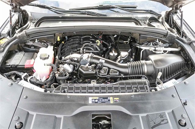 Used 2023 Jeep Grand Cherokee L Laredo image 29