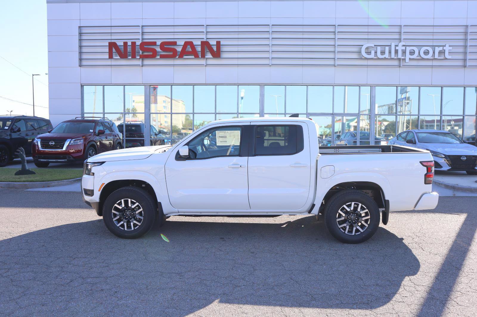 New 2026 Nissan Frontier 4x4 Crew Cab image 3