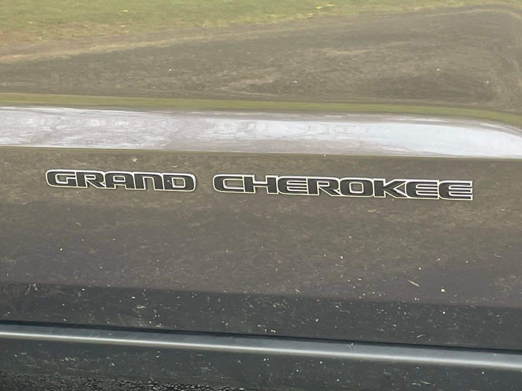 Used 2021 Jeep Grand Cherokee Laredo X image 11