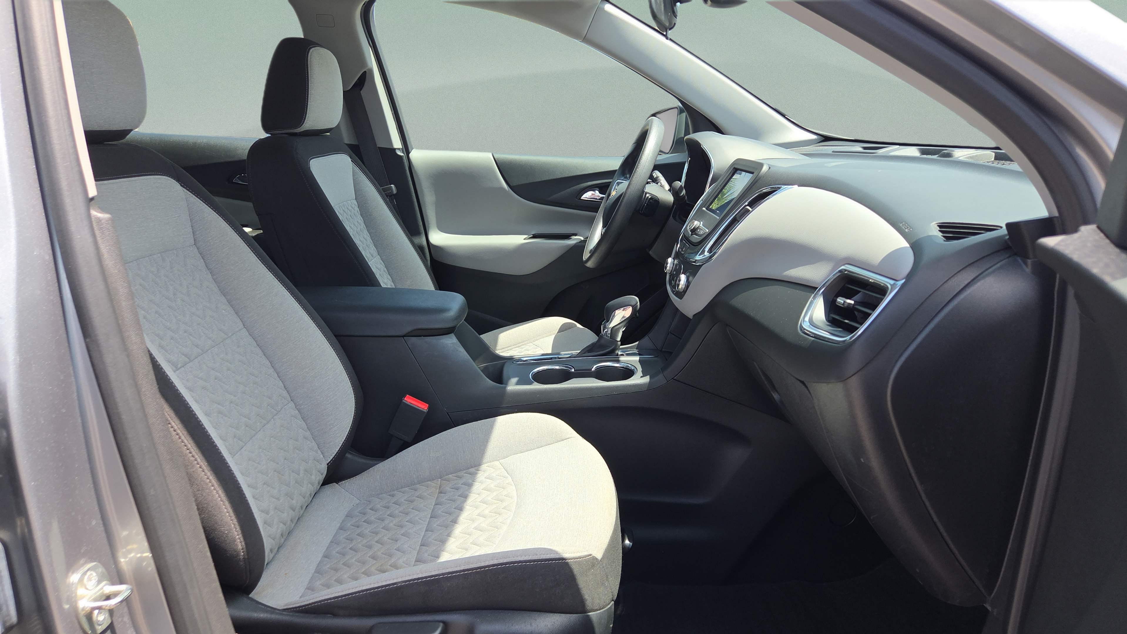 Used 2023 Chevrolet Equinox LS w/ Sport Edition FWD image 16