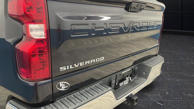 Used 2022 Chevrolet Silverado 1500 LT AWD/4WD image 38