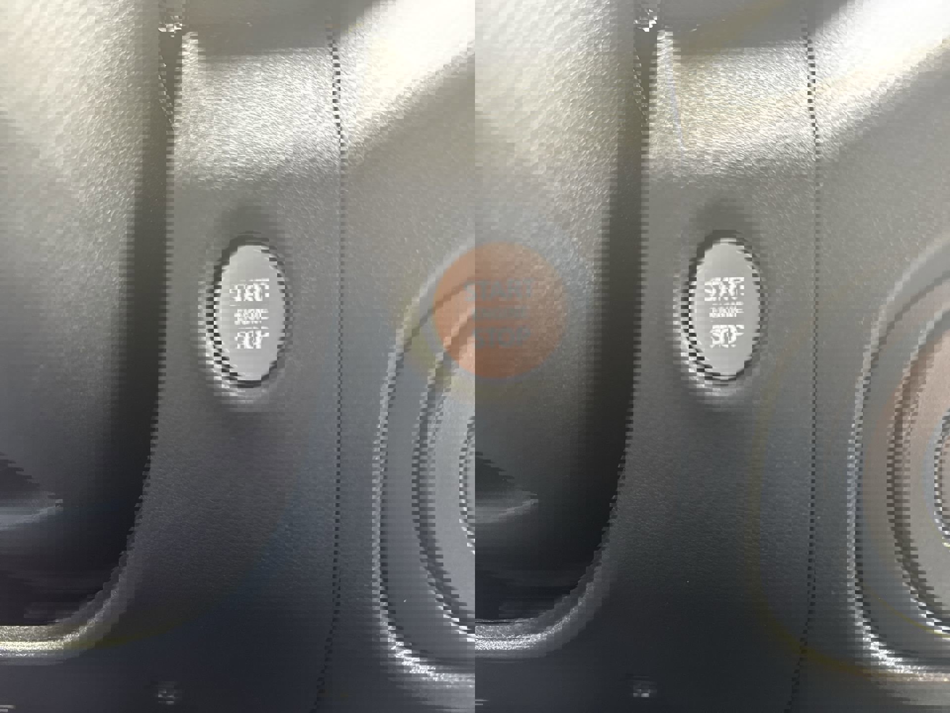 Used 2022 Nissan Frontier SV image 17