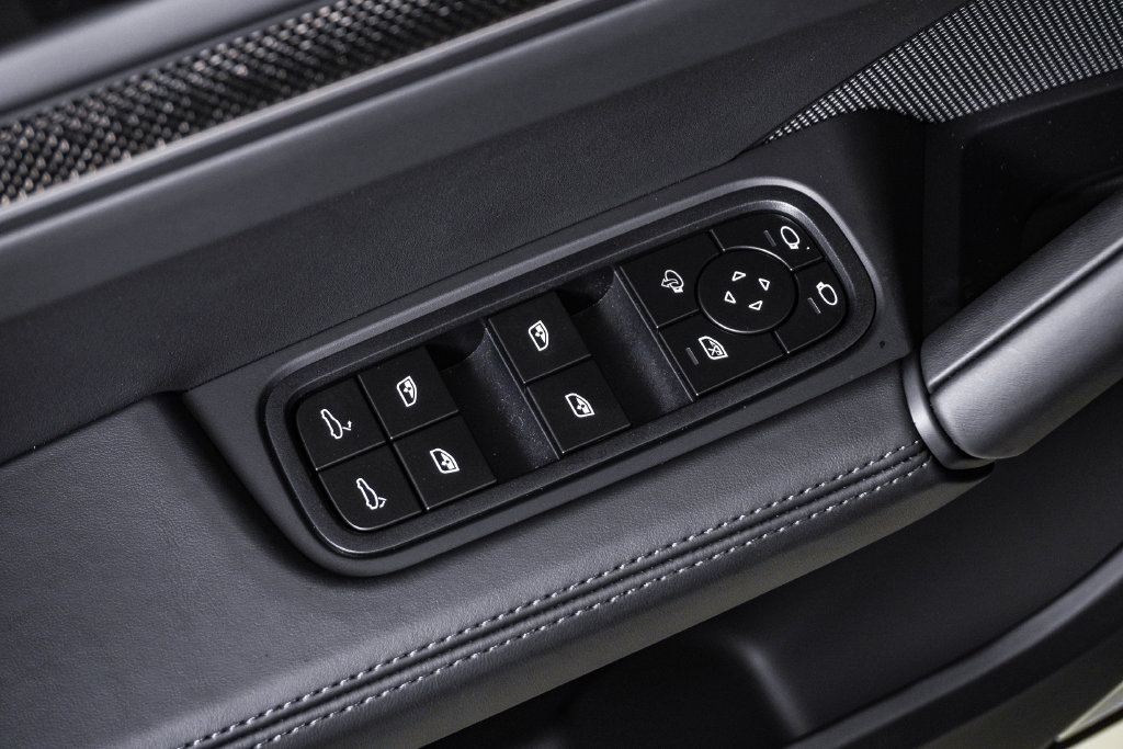 New 2026 Porsche Cayenne GTS AWD/4WD image 27