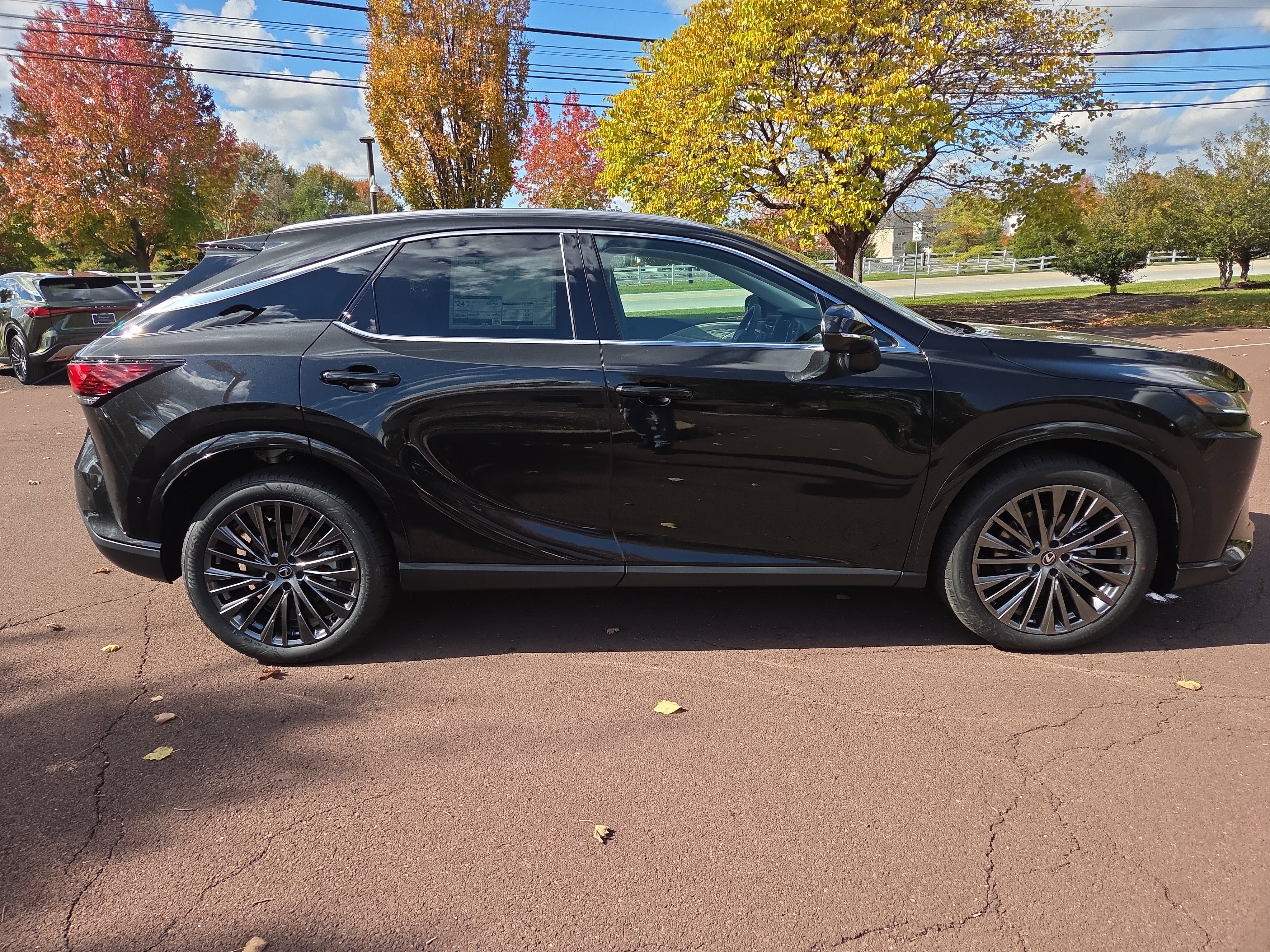 New 2025 Lexus RX 350 w/ Luxury Package image 2