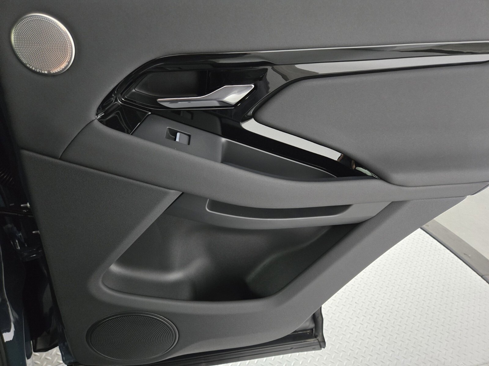 New 2026 Land Rover Range Rover Evoque Dynamic SE image 21