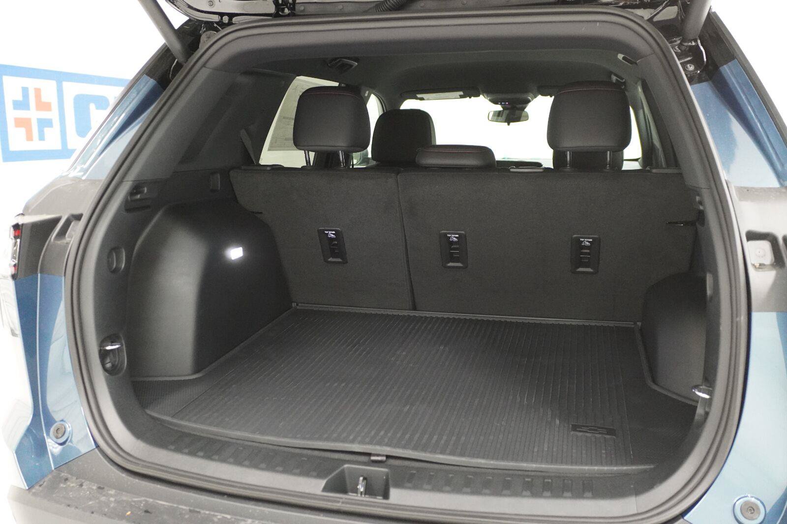 New 2027 Chevrolet Equinox RS w/ LPO, Floor Liner Package FWD image 32