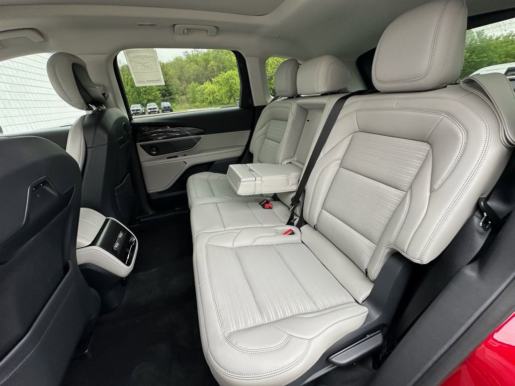 New 2026 Lincoln Nautilus Reserve w/ Jet Appearance Package AWD/4WD image 18